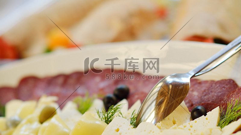 小标题：保质期背后的科学